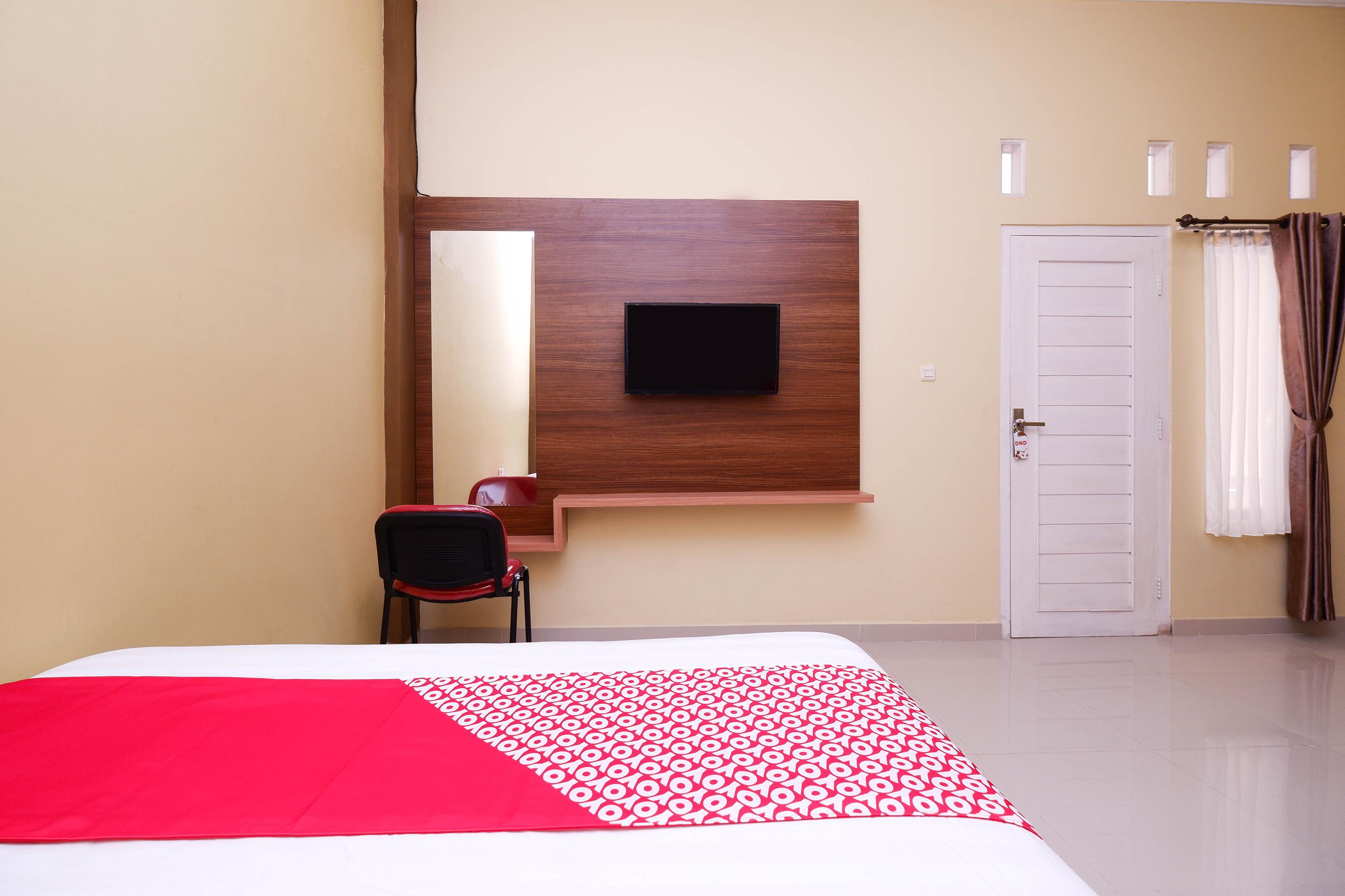 Hotel Super Oyo 1506 Shabrina 2 Syariah à Solo Extérieur photo