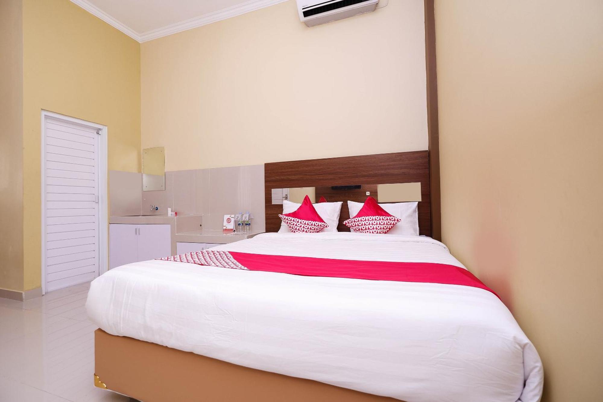 Hotel Super Oyo 1506 Shabrina 2 Syariah à Solo Extérieur photo